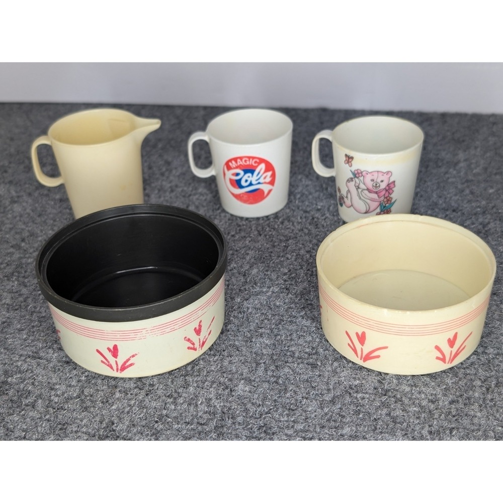 Lot Of 5 Vintage Chilton Globe Kitchen Dishes Pig‎ Cup Magic Cola